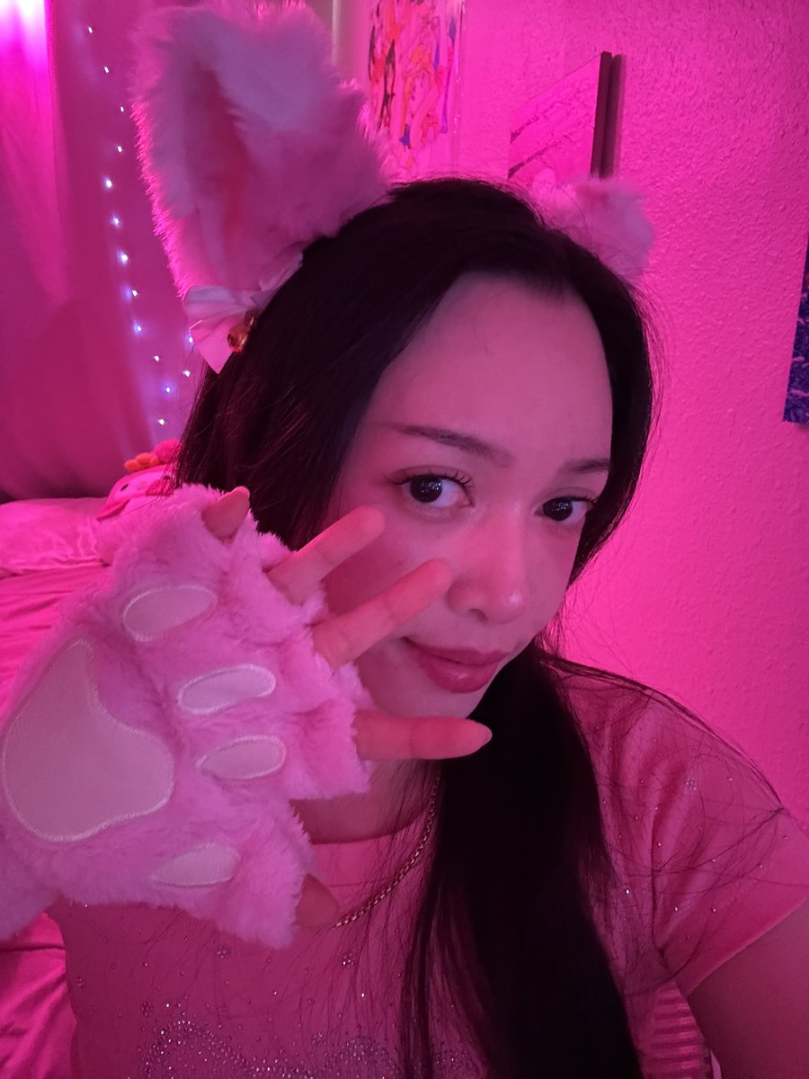 chudkarmy's tweet photo. i got my new cat ears hehe 😻 https://t.co/hxfu0KZK2H