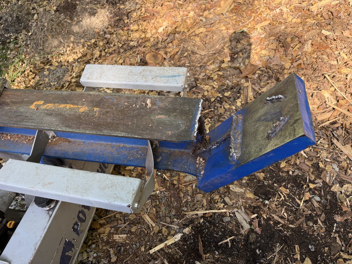 RKIMSLLC's tweet photo. Customer needs his log splitter repaired. https://t.co/D2n6Cag6ub