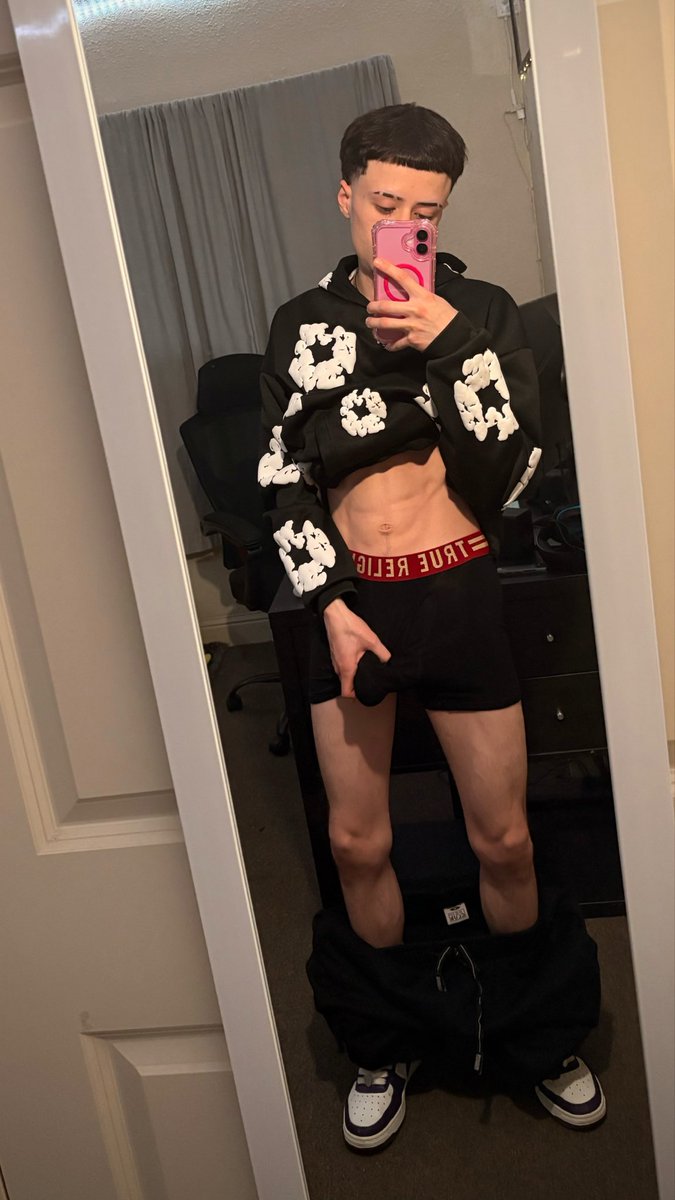 5ebasskii's tweet photo. Sometimes my dih hurts from how big it is on my slim body ngl 😩 #fyp #latino #bulge #mlm #gay #horny #tiktok #suckit https://t.co/hvSgl8dRWc