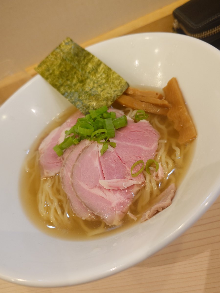 タカさん tweet media