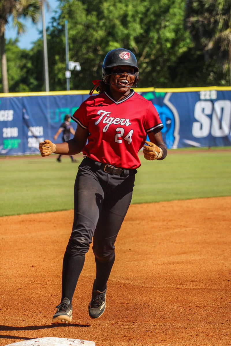 UWA Softball tweet media
