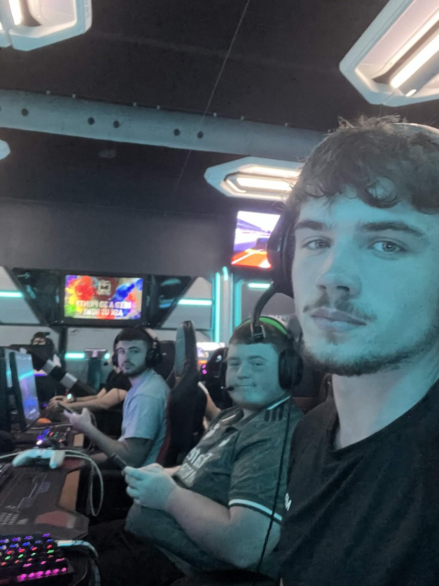 Lotus 8 Esports tweet media
