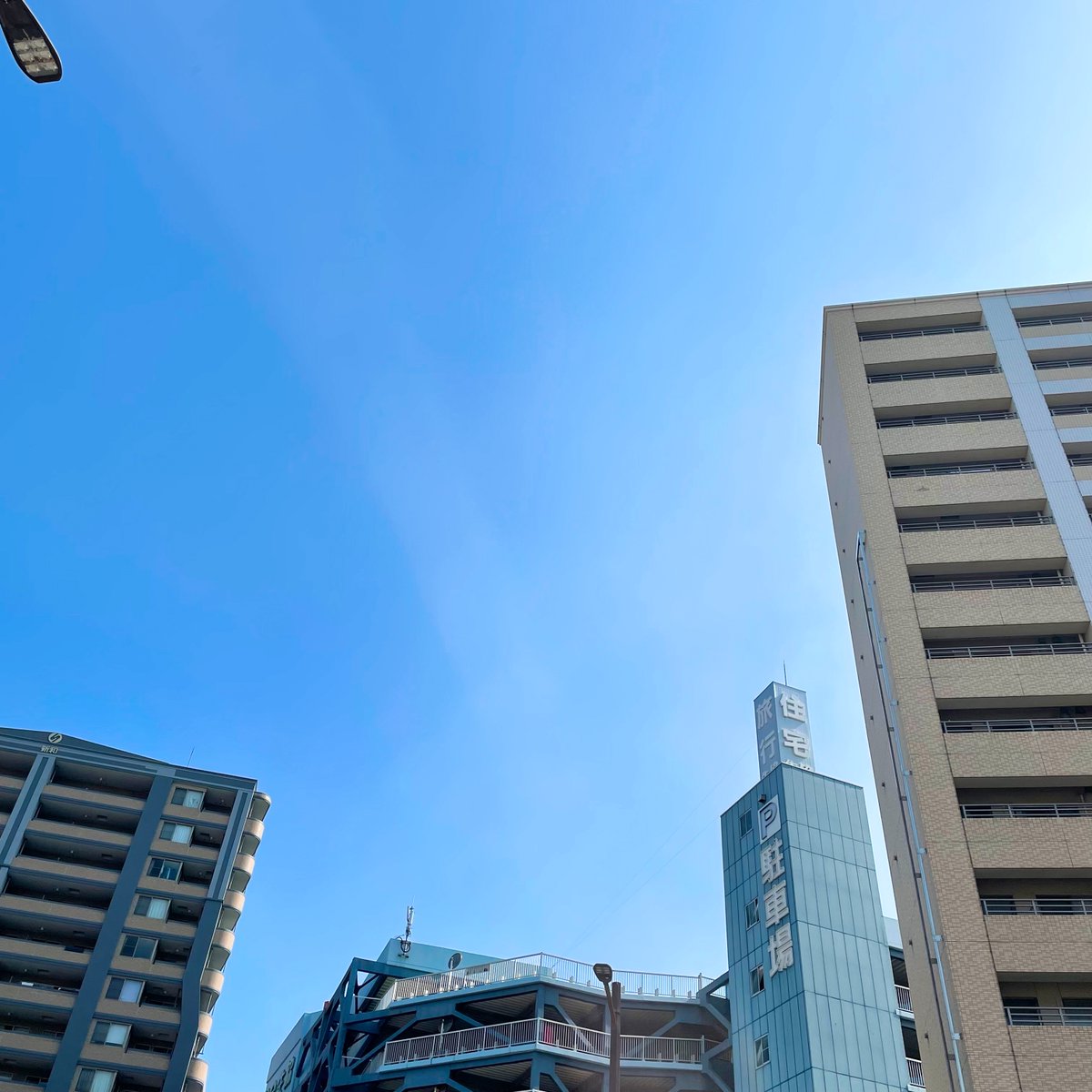 webhpeds's tweet photo. おはようございます、今朝は晴れている大分です☀️☀️

現在の気温は21度、最高気温は25度まで上がる予報です。
初夏を通り過ぎて、もうすっかり夏ですね🥵

本日も頑張りましょう💪💪

#企業公式が毎朝地元の天気を言い合う https://t.co/39Yg86EPsk