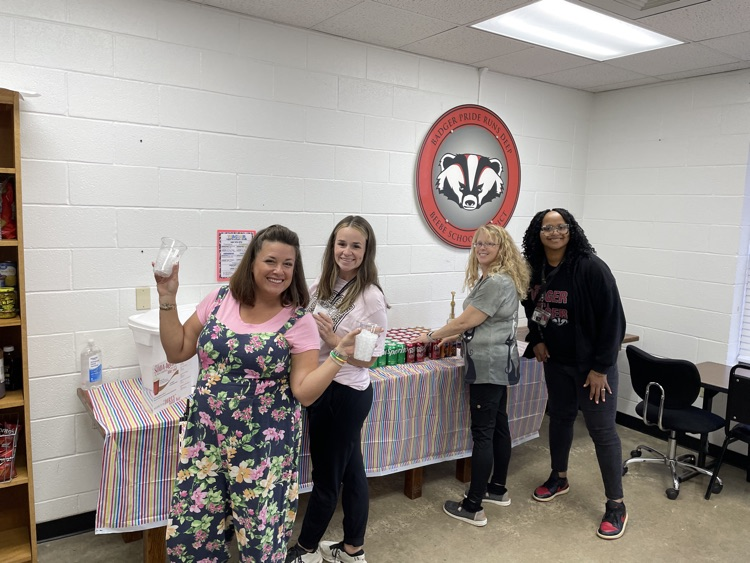 BeebeElementary's tweet photo. Thank you Life Within for the Soda Bar today. Our teachers loved it! 😍 🥤 https://t.co/JAch6aJzLM