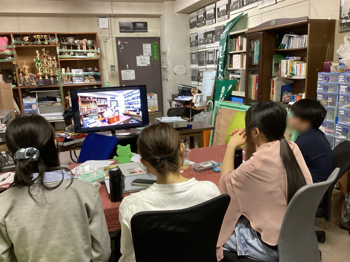 kouenbu's tweet photo. こんにちは。講演部です‼️

14日の部会は【弁論回】~弁論を知ろう~でした🛎️
OB・先輩方の弁論を実際に見て感想を共有し合いました。弁論を始めて見られた1年生方からは、野次や質疑の活発さに刺激を受ける姿も見られました👀

#講演部 #東京農業大学 #農大 #TUA #春から農大 https://t.co/JBPeeOnNyK