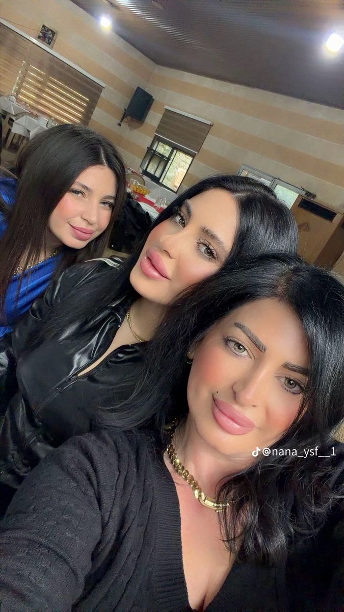 farah3c9's tweet photo. #لبنانية أحلى عائلة ب لبنان 🇱🇧 نانا و تيرا و تينا❤️‍🔥🍑🍑🔞#سكُُس_عرُُُبي https://t.co/rTWNvsISji