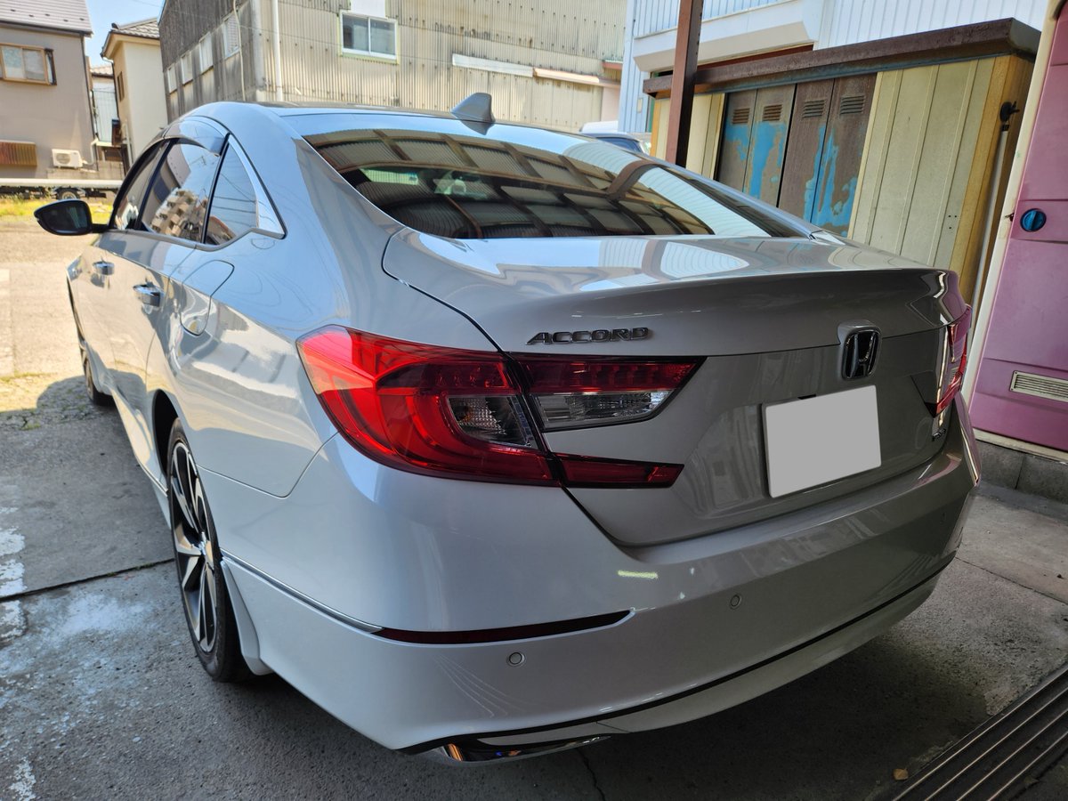 Futabasystem's tweet photo. 【自動ドア】
福島県内の個人タクシー事業者様からのご依頼にて
ホンダ・アコードHV（CV3）に電動式自動ドアを
施工致しました

※ハイブリッド特例の無い地域の場合
　普通（小型）料金が2Lになる為、セダンタイプは
　アコードが最上級クラスになるそうで

スイッチパネルはインパネ一部カットの上
手の届きやすい位置に配置しました

この度はご入庫頂き誠に有難うございます

#自動ドア
#フタバシステム
#autodoor