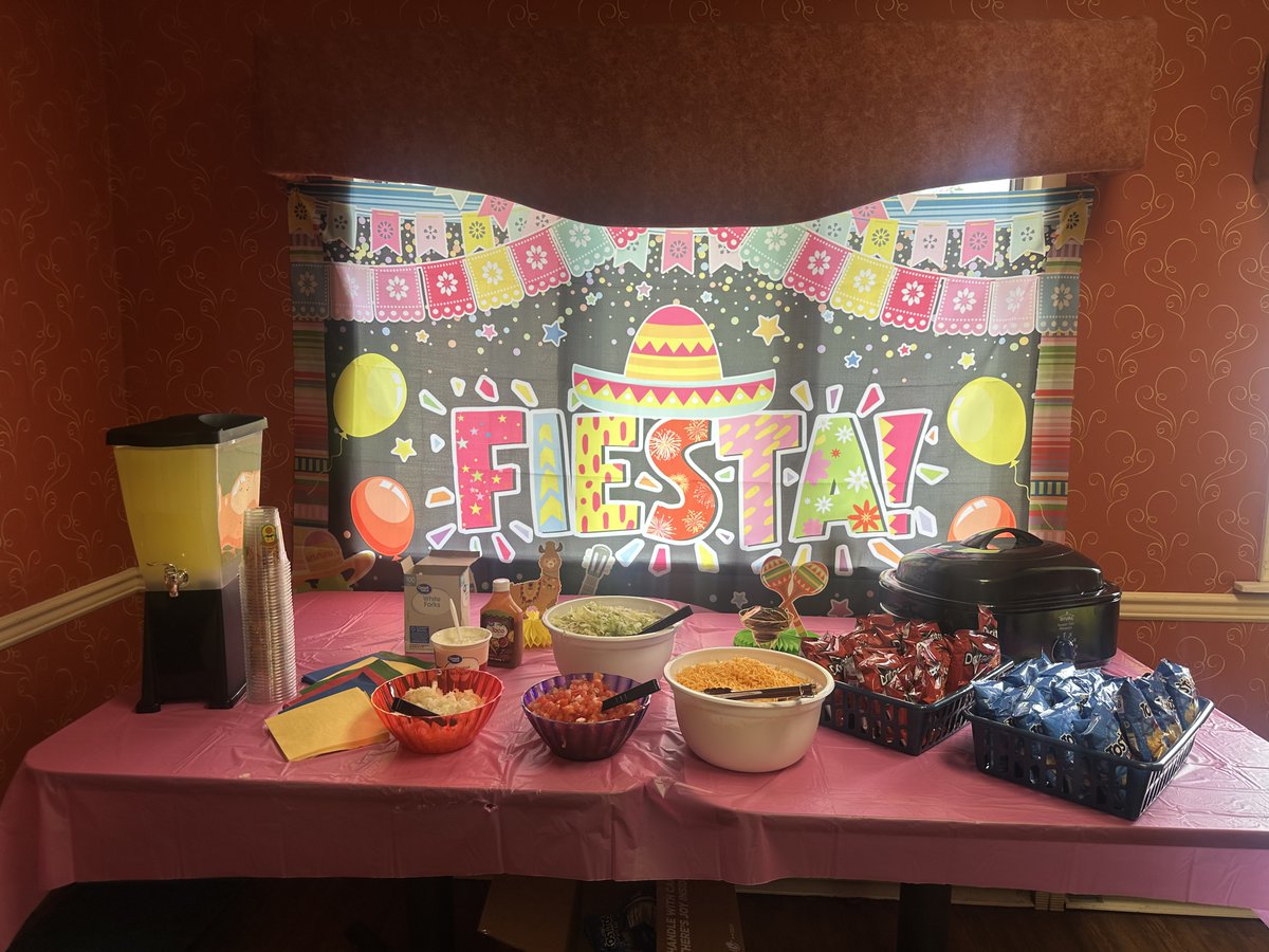 DennettRehab's tweet photo. For Day 4 of @ahcancal's #NationalSkilledNursingCareWeek (#NSNCW), our staff at @DennettRehab were treated to a delicious walking taco bar for Fiesta Day! 🌮🎉

Our door prize winner was the camera-shy Charel Moats, GNA. Congratulations, Charel! 👏 We appreciate all that you do! https://t.co/lJoslL6rT9