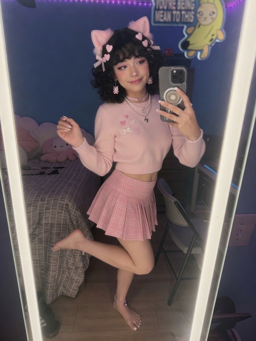 AlmostABottom's tweet photo. how should I be taking feet pics what looks the best??  #femboy?#feet #heels https://t.co/kJb7EBSHY2