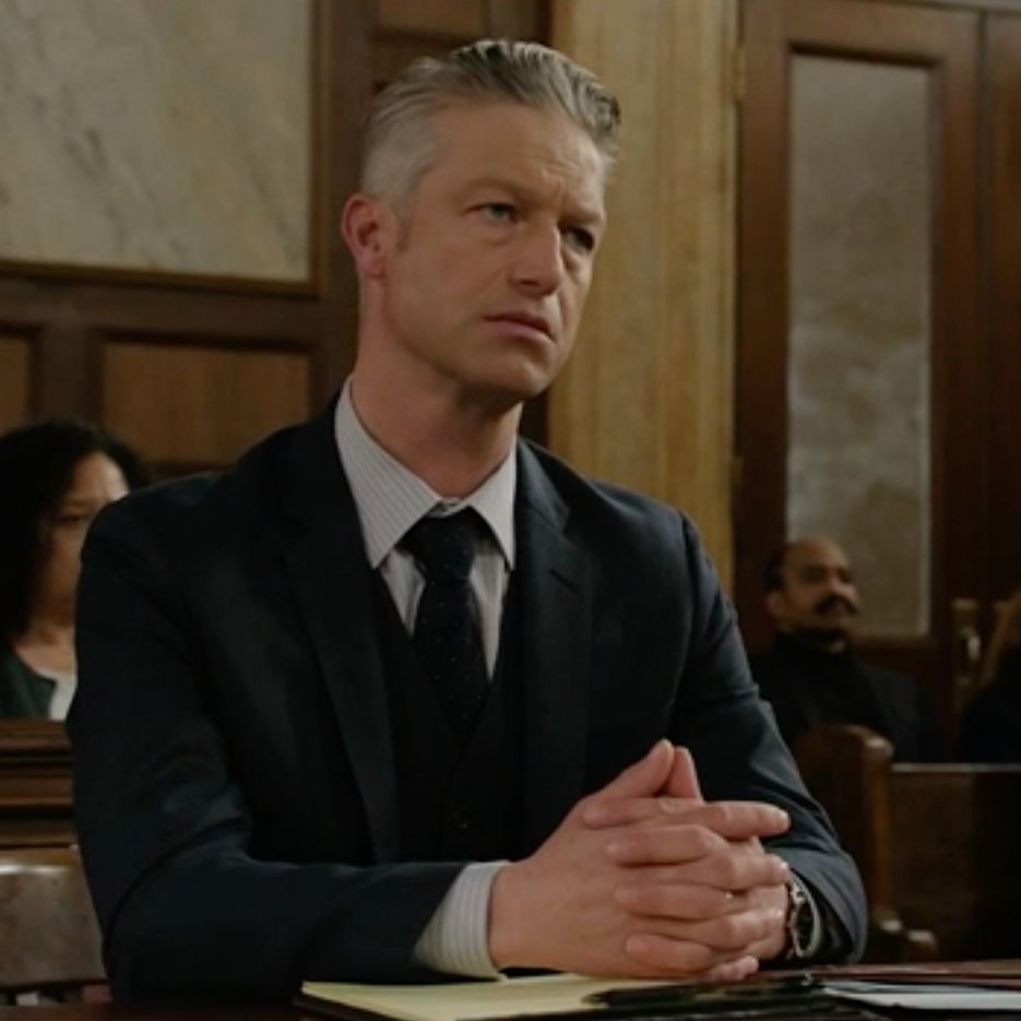 rollinsxcarisi's tweet photo. they always do him so dirty like #svu https://t.co/X0uJeB5FMs
