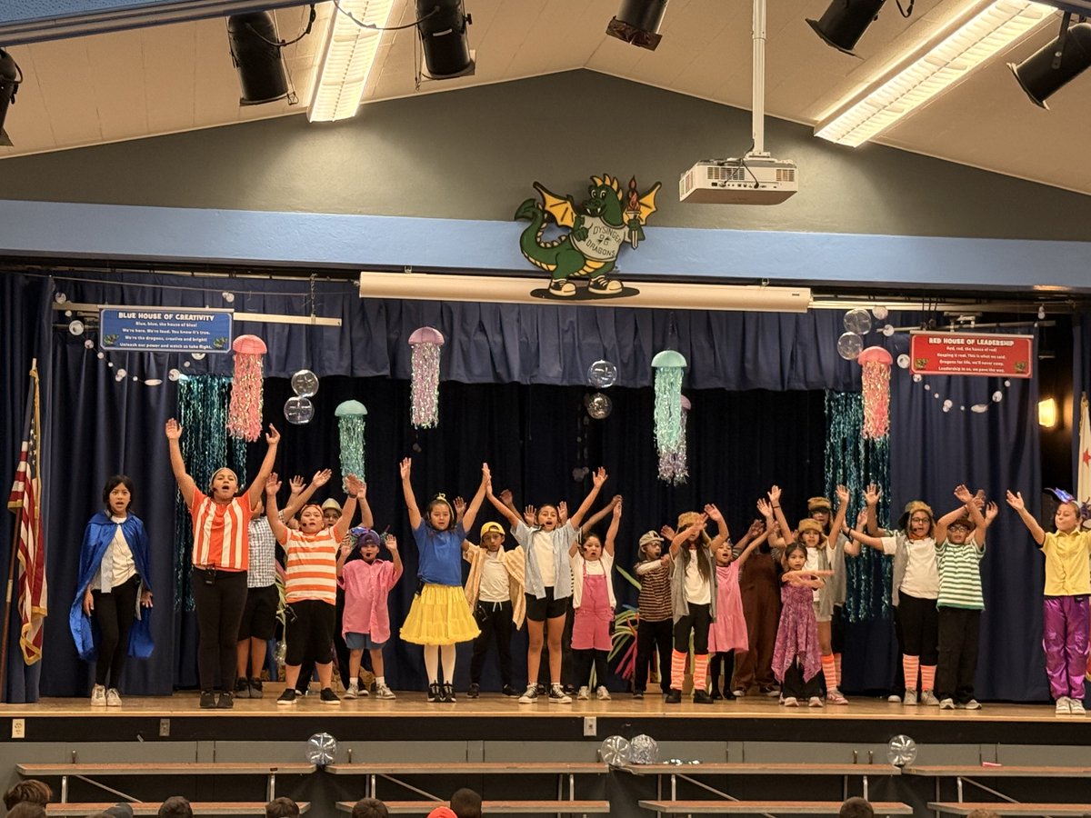 DrStacyChang's tweet photo. Musical Theater Performances of Nemo by Dysinger &amp; Raymond Temple! @dy_dragons ⁦@rt_eagles @centraliaesd ⁦@CentraliaSup⁩ https://t.co/6rPsFKhmW0