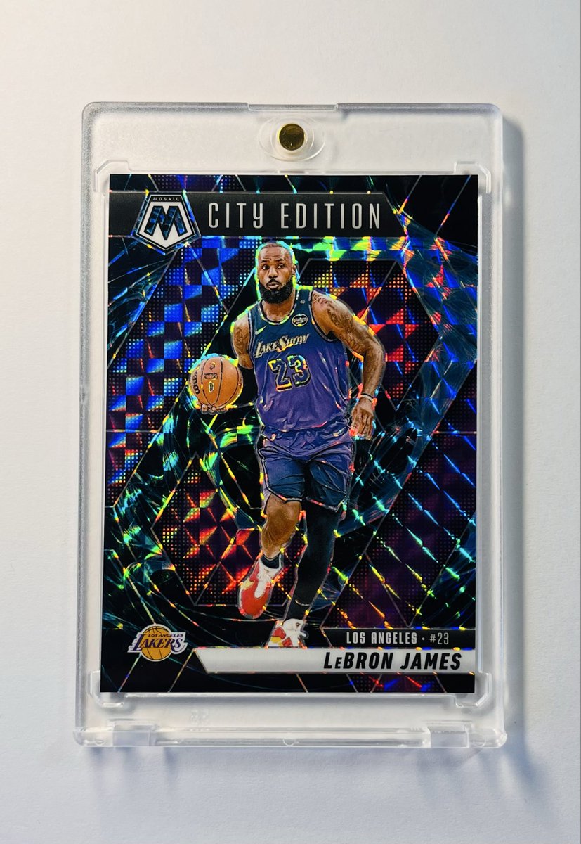 Billsfreedom3's tweet photo. @cardboardbst 2024 Mosaic City Edition Lebron James Genesis Prizm #286 Case Hit 
$150 https://t.co/aVbwu50LzI
