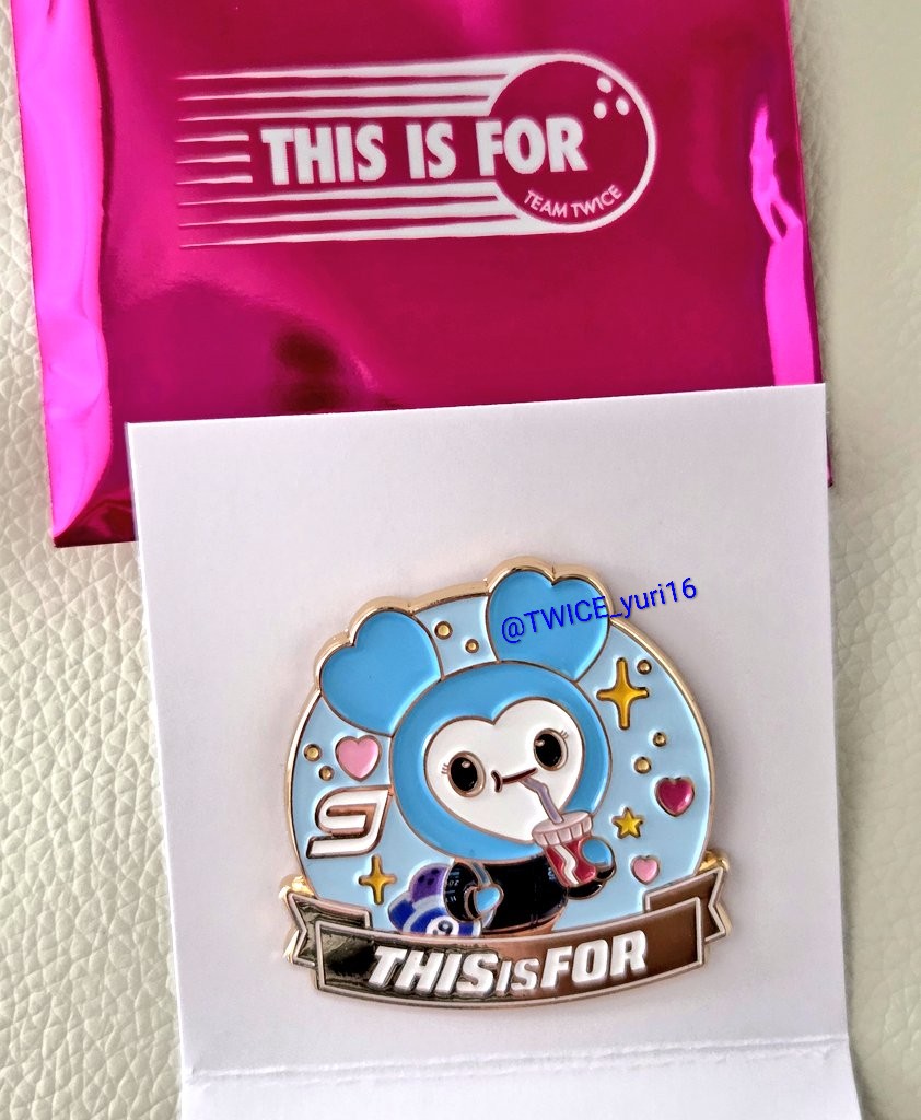 THIS IS FOR ツアーグッズ TWICE LOVELYS ランダムピンバッジ 【交換