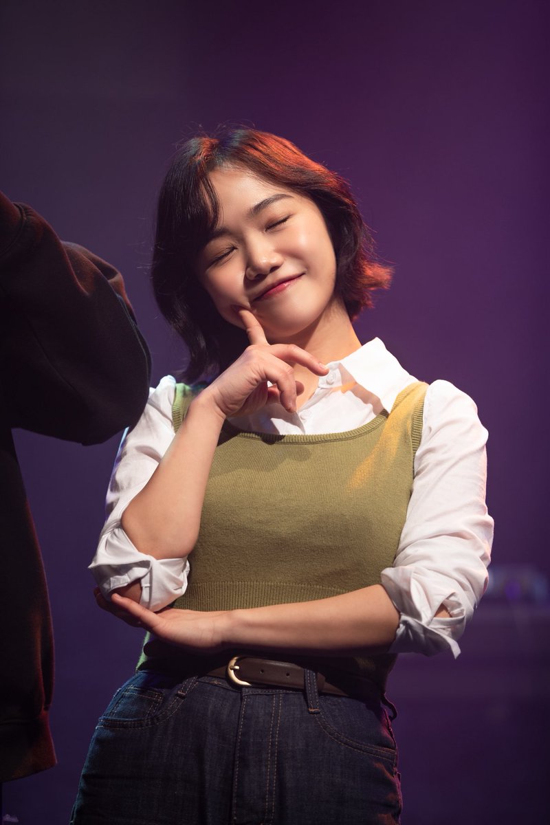 rono_roro's tweet photo. 바톤 콘서트

#홍나현 https://t.co/LKmcX3G7t7