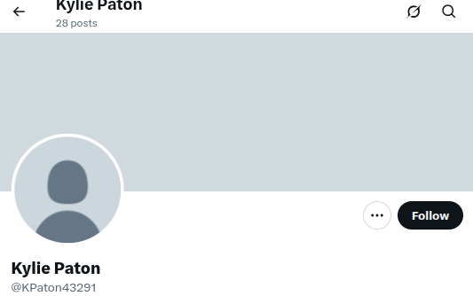 gl1tchtraper tweet media