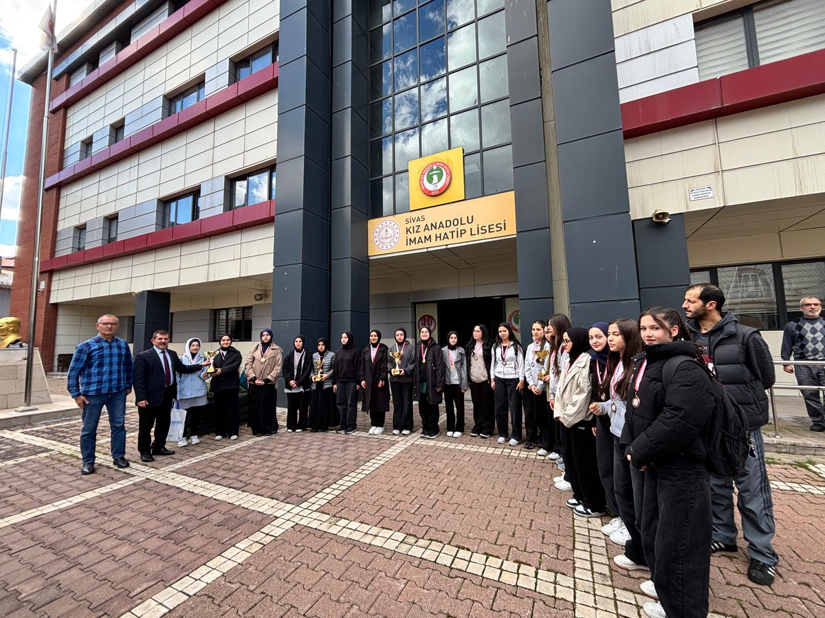 SLisemiz's tweet photo. Sivas imam hatipler arası voleybol turnuvası il birincisi imam hatipler arası Satranç turnuvası il birincisi imam hatipler arası masa tenisi turnuvası il ikincisi imam hatipler arası dart turnuvası ilk ikincisi https://t.co/PjhkHzQDuK