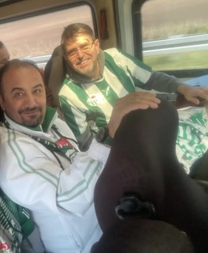 mrtlgr's tweet photo. @cngzcmc
Geçmiş'ten geleceğe bir köprü gibi hep yanımızda olan Can abim doğum günün kutlu olsun. Yeni yaşında hayatın 1001 gece maslları gibi olsun. 🐊🎂🐊💚🤍💚 https://t.co/H0OhxEcNjh