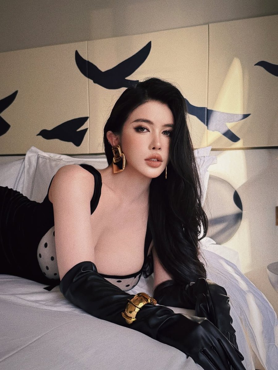 asiangirl0con's tweet photo. Mommy 🖤 https://t.co/n9DAswOiFk