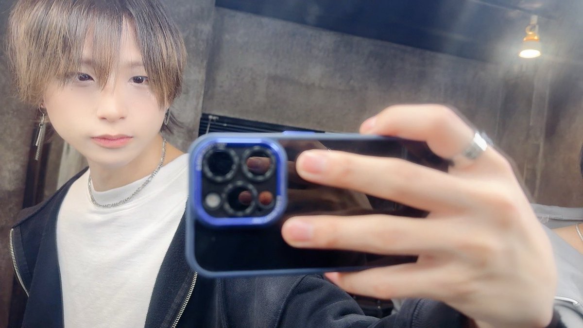 ろあ tweet media