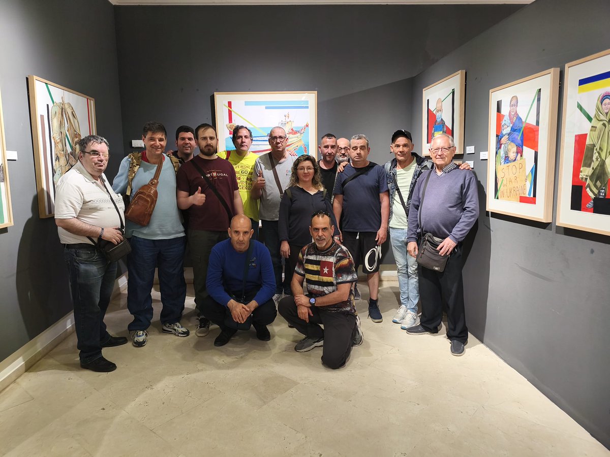 Falagan71's tweet photo. Hoy 14 de Mayo de 2026, en la Sala Kursaal ubicada en Plaza de la Glorieta en Elche (España) mis compañeros del CRIS y yo, hemos ido a visitar la Exposición Retrospectiva de José García Poveda para ver y contemplar sus pinturas.

#Elx #SalaKursaal #Exposicióndepinturas #CRIS https://t.co/I8GJoA0HCx