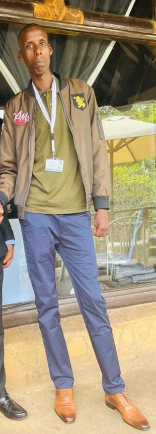 MugishaHV's tweet photo. Mu gihe amazina nka Sultan #Makenga na Corneille #Nangaa akunze kuvugwa cyane, hari irindi zina ririmo kuzamuka bucece muri Kivu y’Amajyepfo #Kamasa Ndakiza Welcome.
Uyu muyobozi wa #Twirwaneho ari kuvugwa nk’umwe mu bantu bafite ijambo rikomeye mu miyoborere n’itumanaho ry’uyu mutwe nyuma ya #Makanika.
Ese Kamasa ari gutegurwa kugira icyo ahindura muri AFC/M23?
Cyangwa Minembwe iri kubona undi muyobozi mushya ushobora guhindura ibiberamuri #Minembwe muri Sud-Kivu?
Ibiri kubera mu misozi ya Minembwe bishobora guhindura politiki yose y’akarere?
@twirwaneho ,@grok ,@AKibasumba ,@Eugene_Officia1 ,@MeckyKayiranga ,@ChadadiHabimana @KivupostMedia ,@kivunewstoday