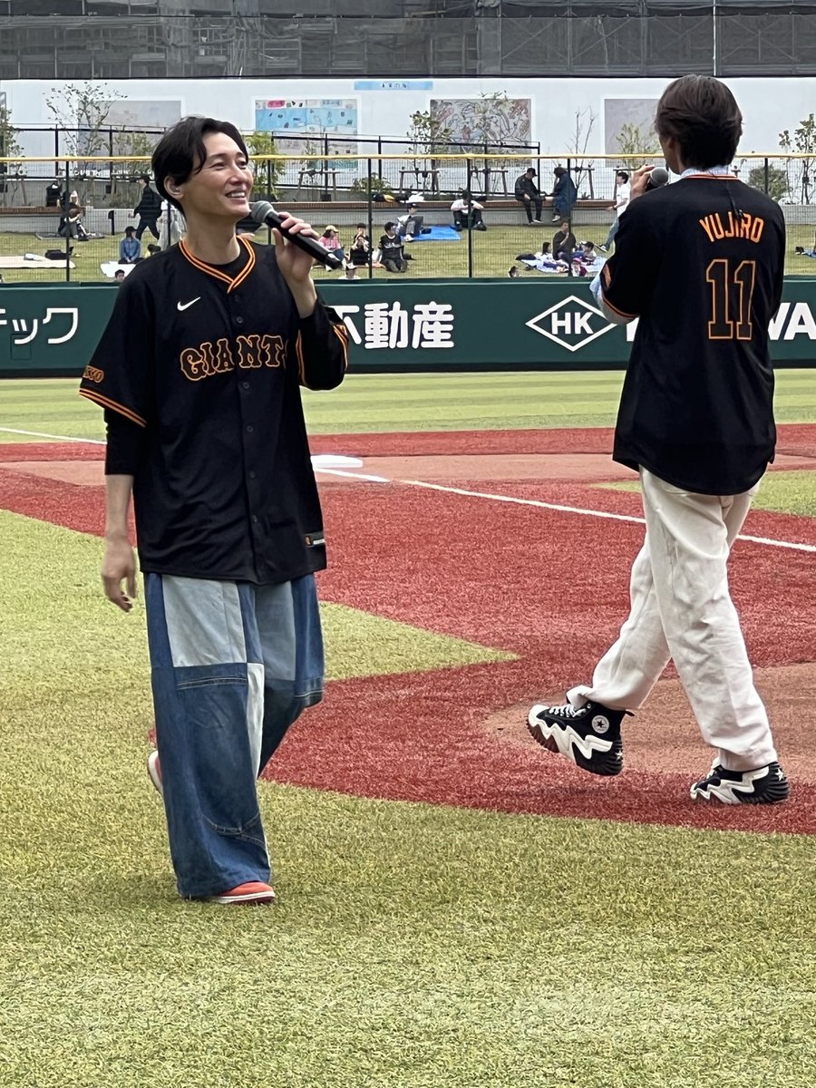 junretsu_gogami's tweet photo. ついにこの日がやって来ました！

東京ドームでの歌唱に始球式。

始球式！！

30年以上ジャイアンツファンを
してきて最高に嬉しい気持ちです！！

40歳になる年に青春ゲストとして呼んでいただけるのもありがたい限り。

当日、多くの方に観戦にいらしていただけますように。

#純烈
#ジャイアンツ

https://t.co/C0zi4RSLVK