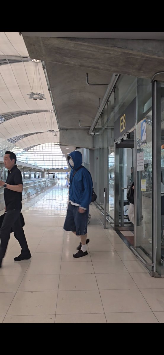 LovelyHunieExoL's tweet photo. They're here 🥰 #exo #exol #EXhOrizon_in_BKK #EXhOrizon_in_Bangkok https://t.co/82Sb8grASx