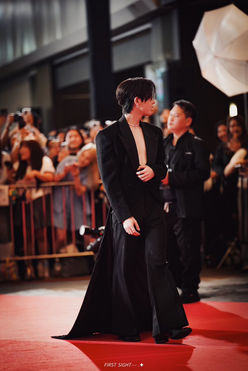𝘍𝘐𝘙𝘚𝘛 𝘚𝘐𝘎𝘏𝘛── .✦ tweet media