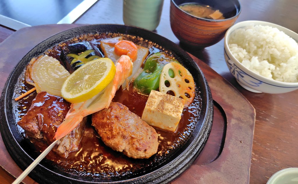manamakeit's tweet photo. お昼ご飯美味しかった🤤👍️ https://t.co/j1hQ8weP5h