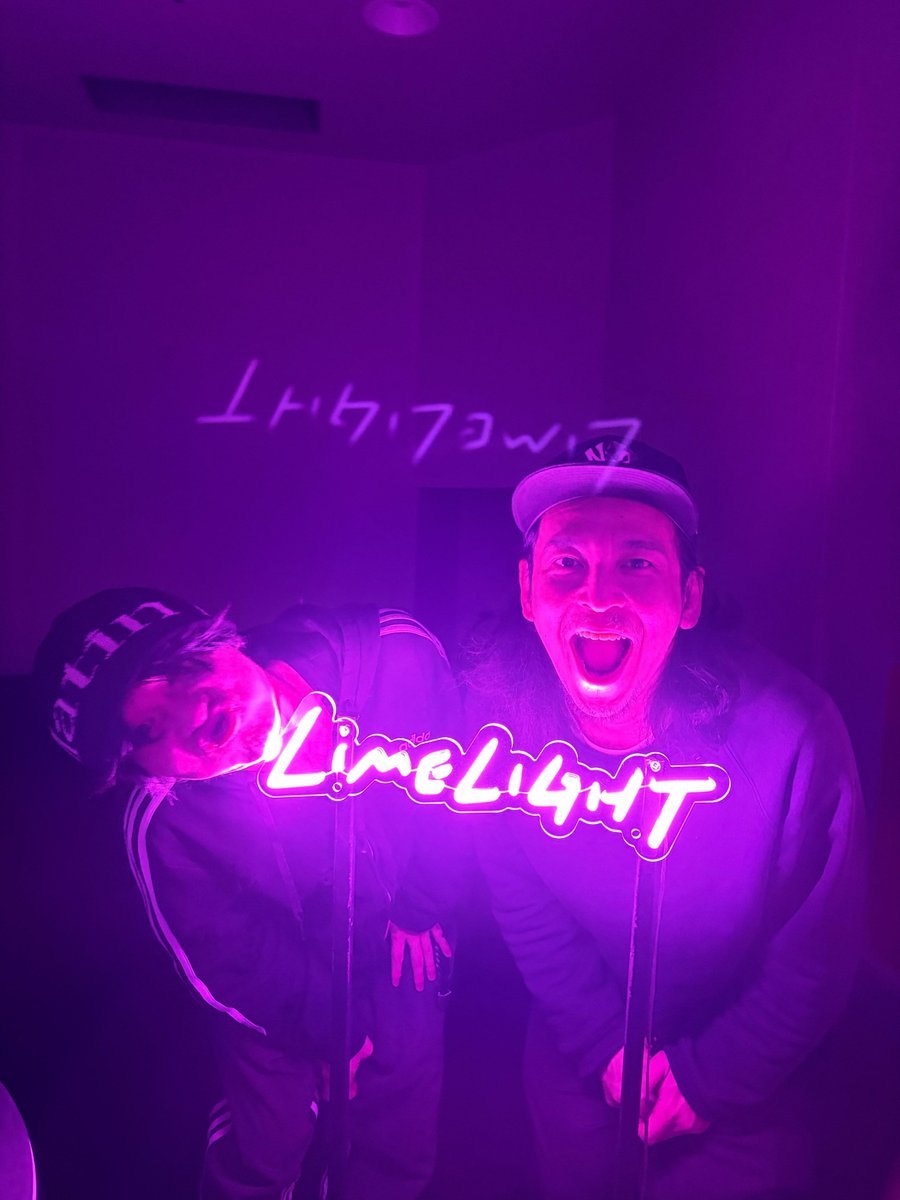 Limelight778's tweet photo. 鉄平ナビゲート
SMART GROUP Limelight

5/16(土)のゲスト
#神はサイコロを振らない 
#柳田周作 さんでした💫

バンド結成のきっかけや
最新アルバムの「あの曲」についても！

📻Podcast
放送翌週(土)に更新
https://t.co/rubozxeJIp…

@KAMI_SAI
@uentudaikon
@TEPPEIvsPANZER

#来夢来人778 #zipfm https://t.co/BhTXrlcUB5
