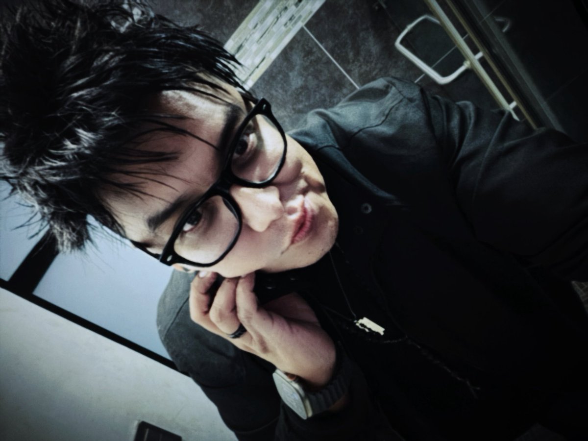 CharlyL tweet media
