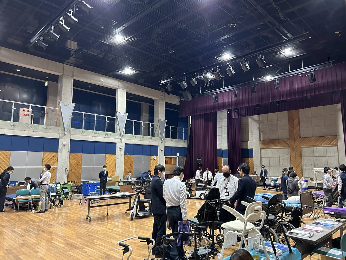 caring7888's tweet photo. #レスポアール久山 で開催されているスマイリングハートの展示会に行ってまいりました👍
普段は電話でしか話さないメーカーさんと、対面でじっくり話せるのが展示会のいいところですね😊
#豊通オールライフ、#司企業株式会社、#福祉用具 https://t.co/RH61Rb1yip