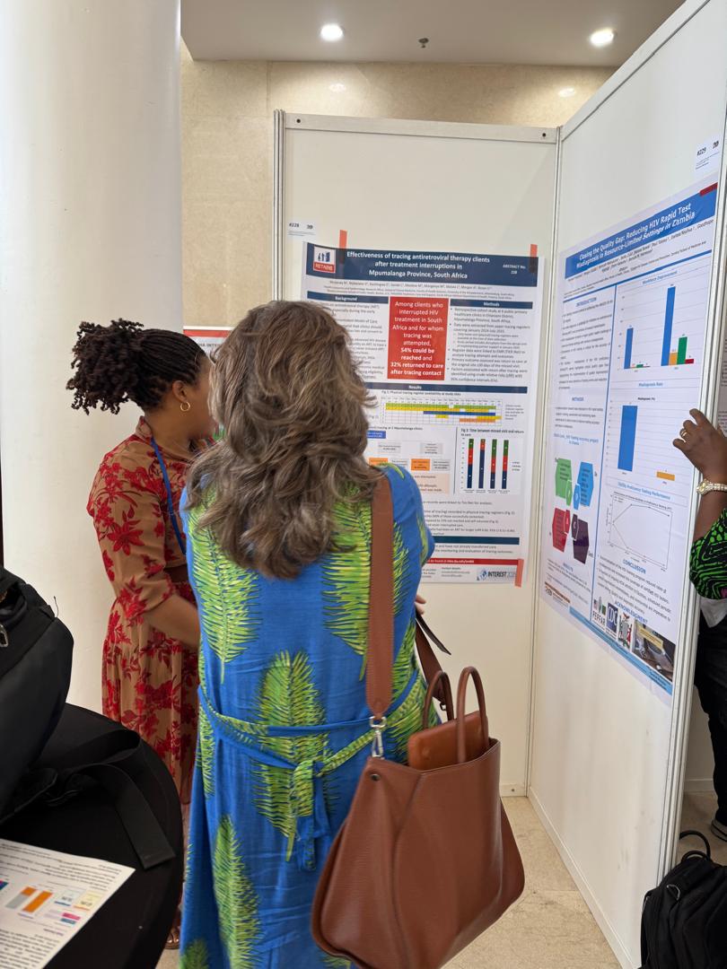 HE2RO_SA's tweet photo. Recap of yesterday's activities at #INTEREST20 - Elizabeth Kachingwe &amp; Cheryl Hendrickson during poster presentations. https://t.co/cF6Ler4Kuz
