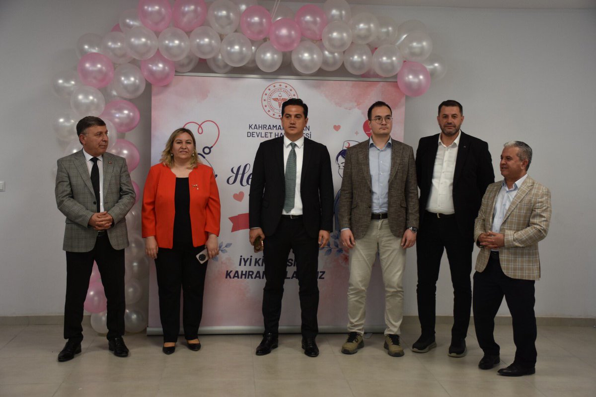 kahramankazandh's tweet photo. 12 Mayıs Hemşireler Günü’nü Başhekimimiz Uzm. Dr. Semih Canpolat ve yöneticilerimizin katılımıyla kutladık. Sağlık hizmetlerimizin gizli kahramanları, özveri ve şefkatle hayatlara dokunan tüm hemşirelerimizin günü kutlu olsun! 🩺✨ #HemşirelerGünü https://t.co/n45qn0WyyJ