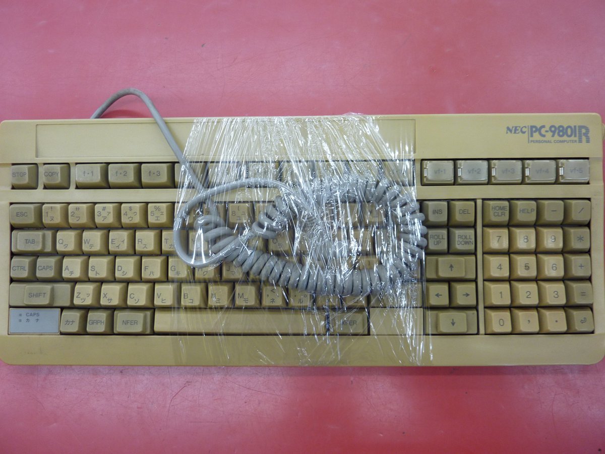 ハードオフ酒田店です。 PC-9801Rのキーボード？でいいのかな。 中の人