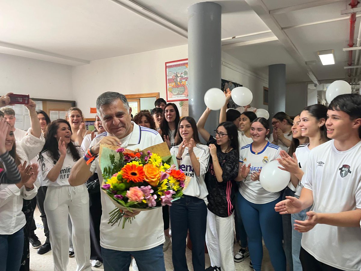 laurel_ies's tweet photo. (2/2) Todo desde el corazón de toda la comunidad educativa, ya que no sé merece menos. Mil gracias a todos por haberlo hecho posible. https://t.co/Ay5iXqjBZM