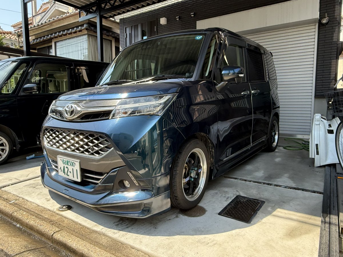 morich430's tweet photo. 今日は昼までで仕事は終了
買ってから放置してあったモデリスタのエアロを取り付けして名古屋駅でパスポートの申請
疲れた https://t.co/G09q5tK5Qz