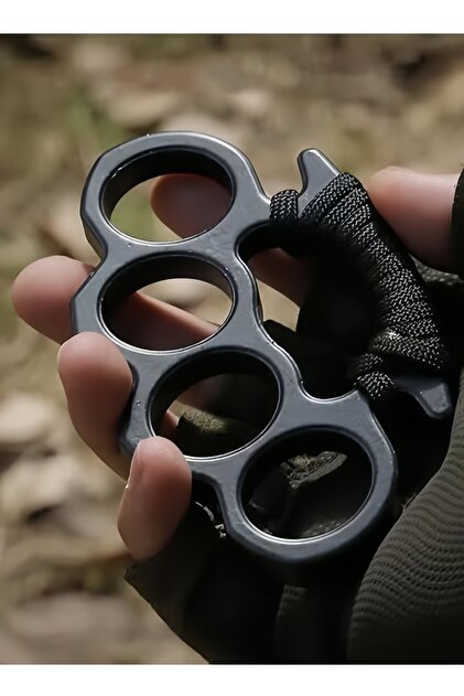 keonmartz's tweet photo. ngomong² soal ini, gimana kalo nanti modelnya kek knuckle duster aja yg dipake di jari (OMO JIWA² PREMAN). jd gampang dipake kek day6. soal gmn cara biar nyala itu urusan bighit bukan urusan gw wkwk. akan kembali ke tweet ini setelah ls cortis rilis ((taun depan aamiin)) https://t.co/wBj9gDEYr2