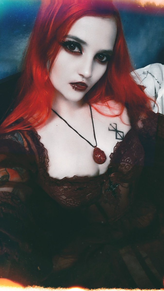 🩸𒉭 Black Metal Vampyre 𒉭🩸 tweet media
