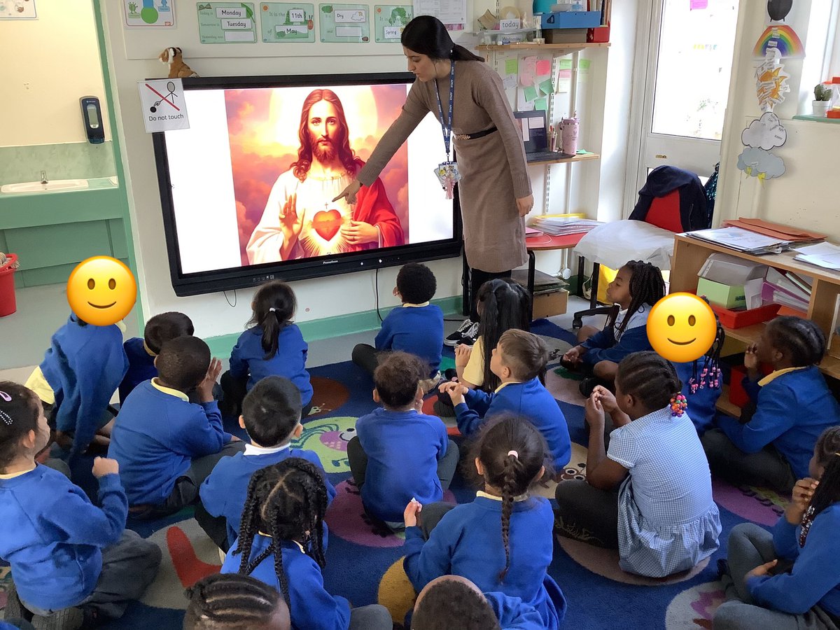 StCathRC's tweet photo. In R.E., Reception have been learning about the story of Jesus feeding the 5,000. We discussed different ways we can be like Jesus and also came up with some words we could use to describe Jesus.

#REStCathRC
@BhamDES 
@BCPP__ https://t.co/b2S8TXnavH