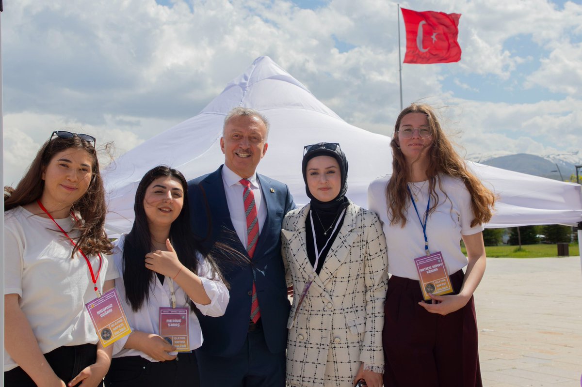 Erzincan Binali Yıldırım Üniversitesi tweet media