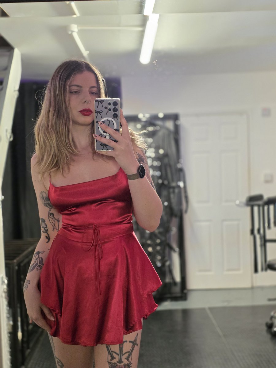 Miss Demi Lux - 🇬🇧 London and Loves to Travel🌍 tweet media