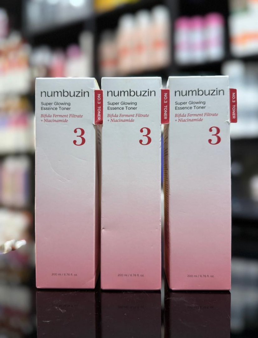 faySkincentials's tweet photo. @Maazijnr Hey Mr Daniel 👋🏽  
I’d actually recommend this one for you — the Skinfac3 Vita C Brightening Moisturising Cream and numbuzin super glowing toner. 
It helps brighten the skin gradually and give the face a more healthy/glowy look without being harsh on the skin. For all skin types. https://t.co/kOrIYab1Uc