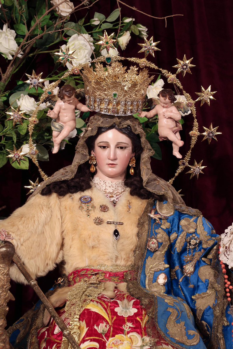 PastoraCapu's tweet photo. #MayoPastoreño26 | La Divina Pastora de las Almas Coronada ya preside el altar dispuesto para su Solemne Novena.

Desde el fastuoso risco levantado en Capuchinos comenzarán hoy los días grandes de nuestra Madre.

📅 15–23 de mayo
🕤 20:00 h
📍 Convento de Capuchinos

#PastoradeCapuchinos