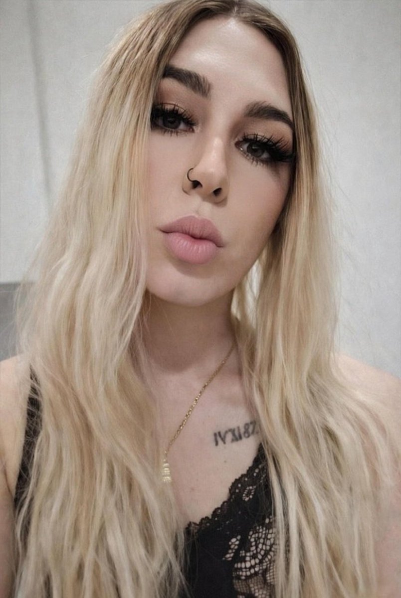 SISSY FLORINE tweet media
