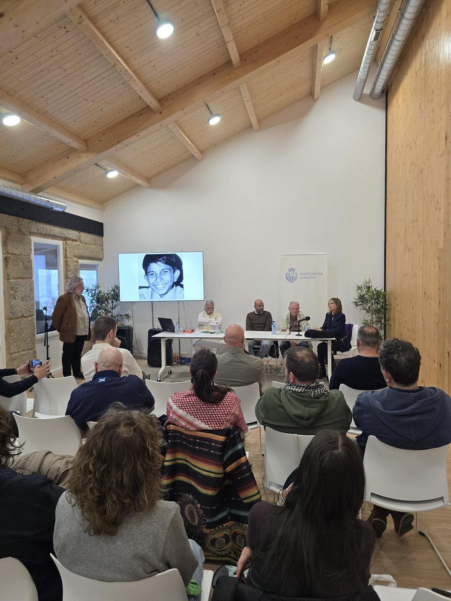 PPdePonteareas's tweet photo. Encontro en Artistea con Ehsan Ullah Khan, referente mundial na loita contra a escravitude infantil e figura clave na liberación de Iqbal Masih.
Unha conversa emocionante e chea de humanidade que nos lembra a importancia de seguir defendendo os dereitos da infancia 💙 https://t.co/q9qo8WKVQM