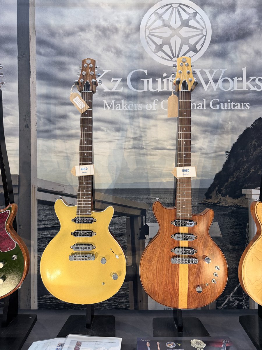 サウンドメッセ、今日は商談の日です！ Kz Guitar Worksでこの2本を