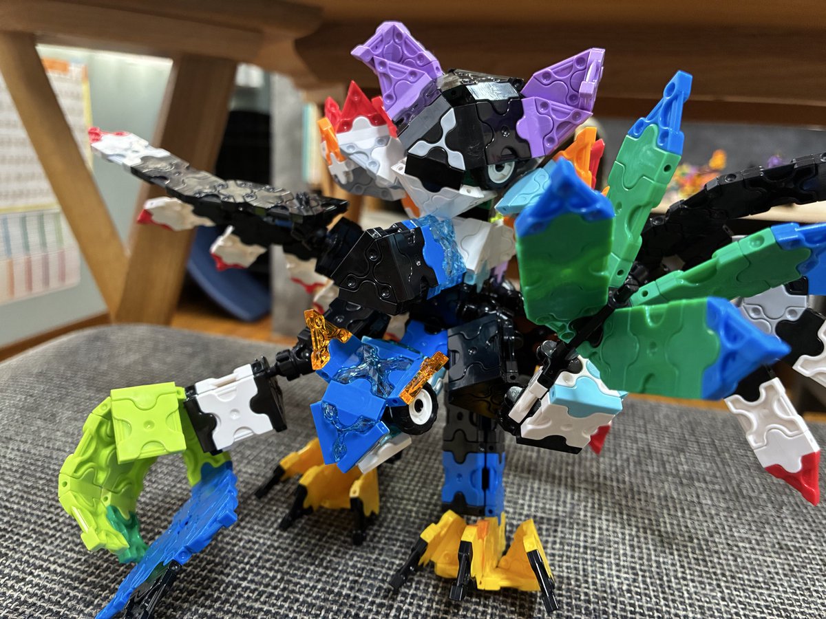 M8Pc1's tweet photo. ニックネーム：LaQハカセになりたいてっつー
タイトル：ビルドアップロボガルーダ
年齢：7歳
@LaQbl
#LaQ芸術祭2026春の陣フリー https://t.co/LwrlMv1Zh3
