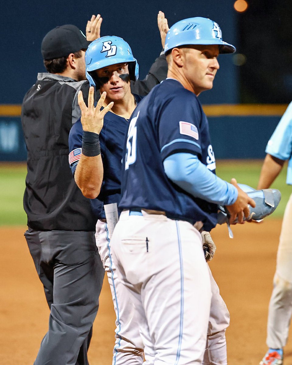 USDbaseball's tweet photo. Per the USD Baseball record book, @jayden_lobliner is the first Torero to hit for the cycle since Kevin Reese on February 6, 2000, and is now the only San Diego player who has done so at Fowler Park since it opened in 2013.

#GoToreros https://t.co/YOUV9732Jk
