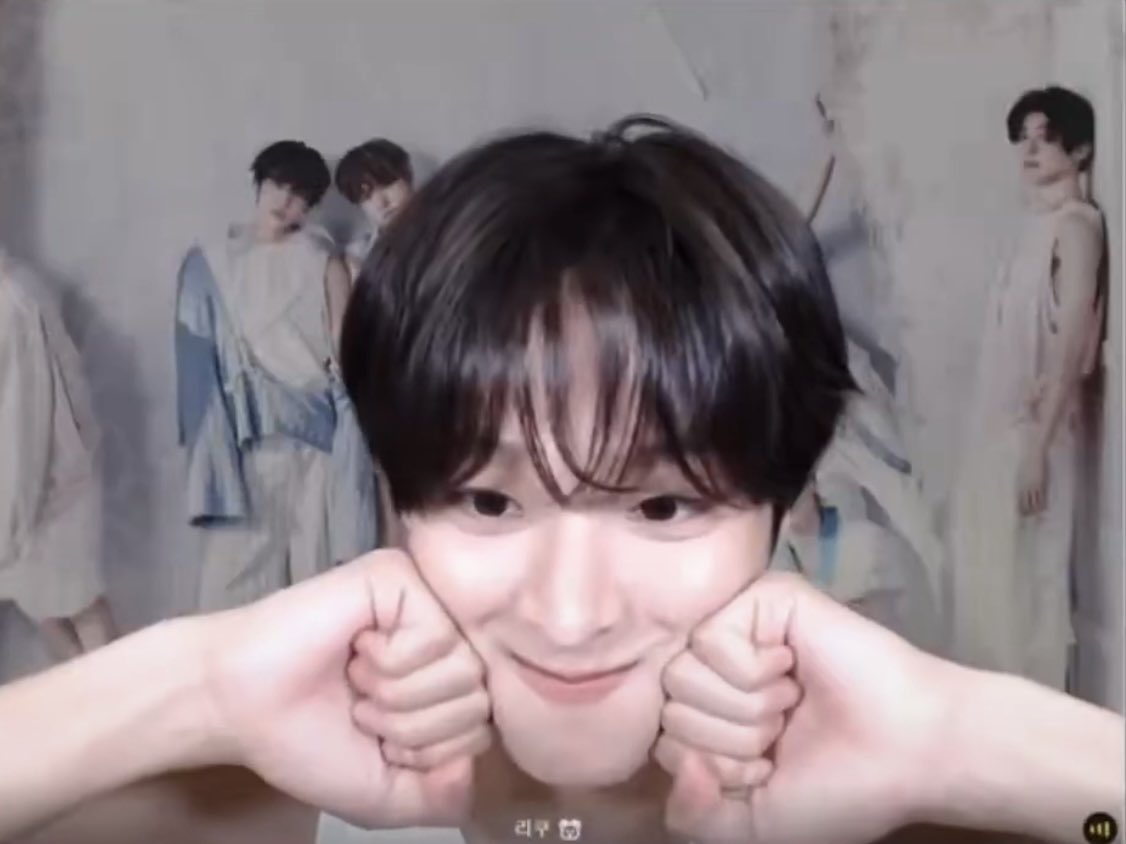 코이 tweet media
